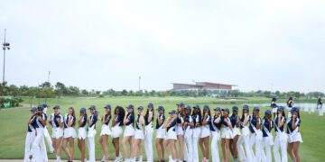 Dàn người đẹp Miss Cosmo 2025 tặng 50 xe đạp và học bổng khuyến học cho các em học sinh khó khăn tại xã Đức Huệ, Tây Ninh