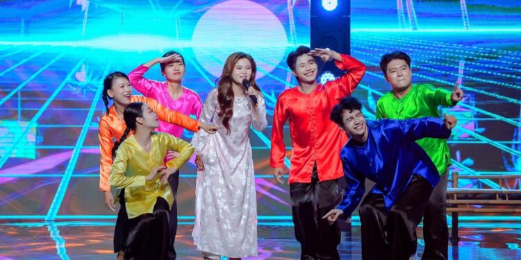 Chân dung nữ ca sĩ gen Z lọt top 3 Thách Thức Giới Hạn 2025: bộc lộ năng khiếu âm nhạc từ năm 4 tuổi, cân từ nhạc dân ca đến rap