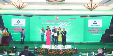 ALENA ENERGY ghi dấu 10 năm phát triển với chiến lược “Chuyển đổi kép”, được vinh danh Doanh nghiệp Xanh TP.HCM, Thương hiệu Tăng trưởng Xanh và Doanh nghiệp ESG Quốc gia 2025