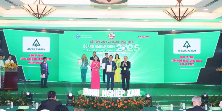 ALENA ENERGY ghi dấu 10 năm phát triển với chiến lược “Chuyển đổi kép”, được vinh danh Doanh nghiệp Xanh TP.HCM, Thương hiệu Tăng trưởng Xanh và Doanh nghiệp ESG Quốc gia 2025