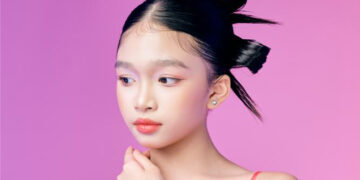 Ruby Tâm Nhi tỏa sáng rạng rỡ cùng thiết kế lấy cảm hứng từ bánh dân gian của NTK Nguyễn Minh Công