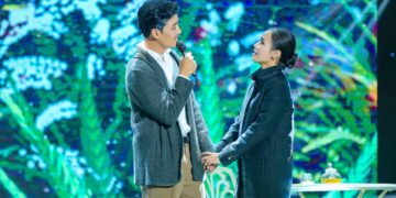 Đoàn Bảo Ân hát Giọt nắng bên thềm cực tình, được ca sĩ Đông Đào trao “trái tim”