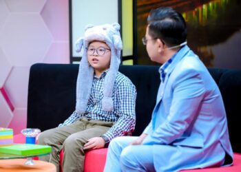 Bé trai 9 tuổi “than phiền” khi làm anh cả sau 5 năm được ba mẹ chiều chuộng