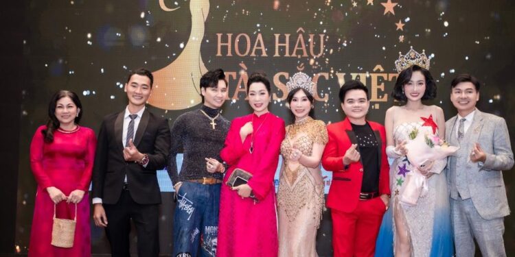 NSND Trịnh Kim Chi cùng đông đảo Nghệ sỹ danh tiếng Việt tham dự họp báo công bố cuộc thi Hoa hậu Tài Sắc Việt và Giọng ca vàng doanh nhân mùa thứ 2