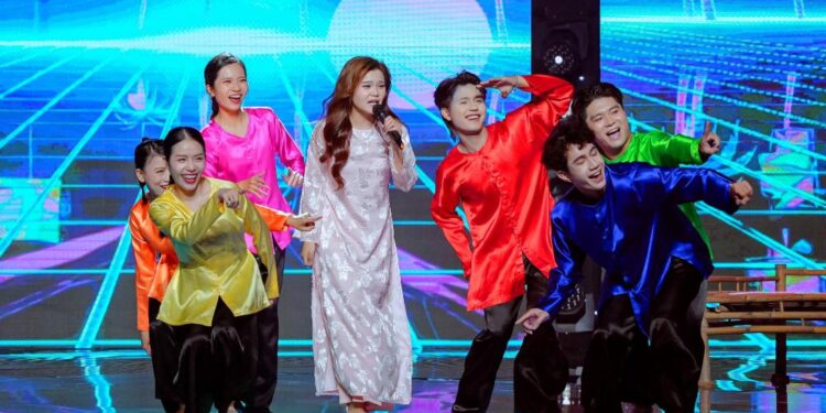 Ca sĩ gen Z Thanh Thanh – Quán quân Thách Thức Giới Hạn 2025 từng bị chê chỉ hợp hát karaoke, tự ti vì chiều cao khiêm tốn