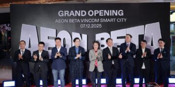 Cha đẻ ca khúc Việt Nam ơi làm đạo diễn phim Tết với sự góp mặt của Vua hài đất Bắc Xuân Hinh và Hoa hậu làng hài Thu Trang