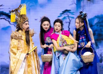 Hoa hậu, á hậu lên sóng chương trình đêm giao thừa