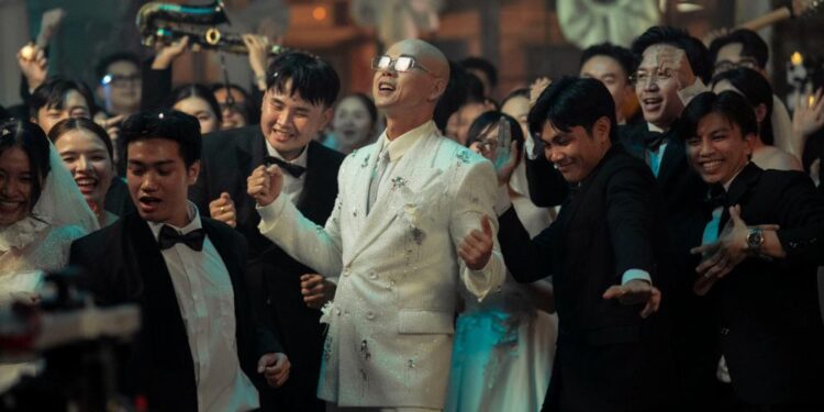 Giữa mùa Valentine, Phan Đinh Tùng mang đến ‘Thành Đôi’ – bản tình ca hướng về lời hẹn trăm năm