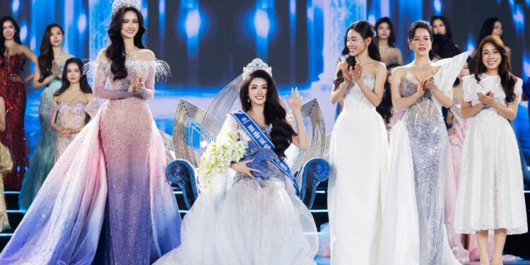 Người đẹp Ielts 7.5 đăng quang Miss World Vietnam 2025