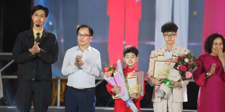 Bùi Khâu Quang Hưng- Nhà Khoa học trẻ tỏa sáng tại Búp Sen Vàng với hành trình chinh phục những đỉnh cao Khoa Học – Công Nghệ