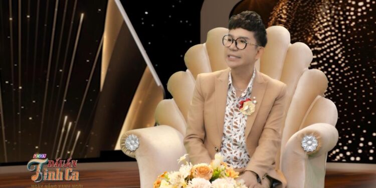 Ca sĩ Long Nhật từng được đồng nghiệp Ngọc Thúy tặng 5 phân vàng để đeo tay