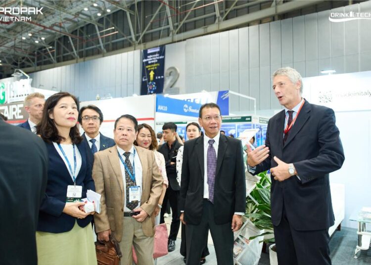 450 Doanh nghiệp đến từ 32 quốc gia và vùng lãnh thổ sẽ tham dự 3 triển lãm quốc tế ProPak Vietnam 2026, DrinkTech Vietnam 2026  và Plastics & Rubber Vietnam 2026 tại TP.HCM