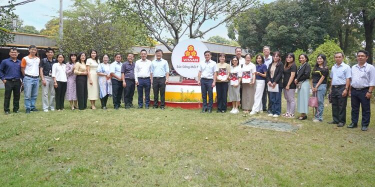 Phát triển sản phẩm  du lịch  công nghiệp  gắn với di sản thương hiệu trên địa bàn Thành Phố Hồ Chí Minh