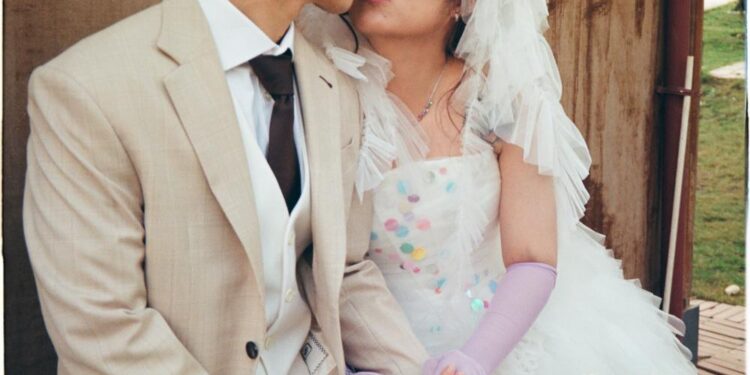 Hoàng Dũng: “Chỉ muốn cảm thán sao chuyện tình yêu của mình thần kỳ thế, không lý giải nổi!”