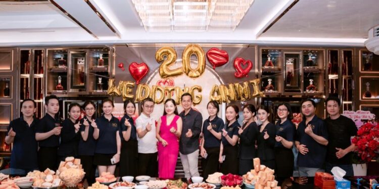 20 năm ngày cưới ngập tràn lãng mạn của Hoa hậu Hoàng Thanh Nga và doanh nhân Lư Hoàng Phong   