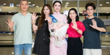 Hoa Hậu Phan Phương Oanh về nhà sau một tháng đăng quang   