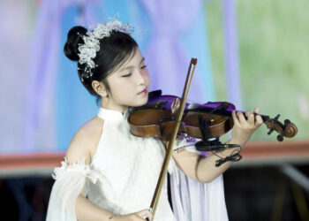 Trương Nguyễn Minh Phương rạng rỡ với danh hiệu “Thiên thần tỏa sáng” tại Búp Sen vàng