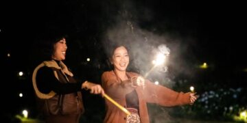 Talk Show “Chị À” đánh dấu bước chuyển mình mạnh mẽ của Liêu Hà Trinh – Từ người dẫn chương trình đến người kể chuyện đầy cảm xúc