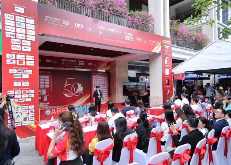 Từ kết nối đến đồng kiến tạo: Ueh Sharing & Giving – Career Fair 2026 lan tỏa gần 14 tỷ đồng, kết nối hơn 5.000 cơ hội việc làm