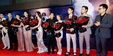 Đạo diễn Đinh Tuấn Vũ xúc động cực độ tại premiere ‘Ốc mượn hồn’: “Đây là đặc ân lớn nhất của tôi”