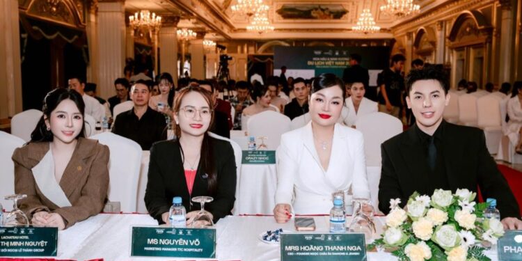 Hoa hậu Hoàng Thanh Nga gây ấn tượng tại Họp báo cuộc thi Hoa hậu & Nam vương Du lịch Việt Nam 2026