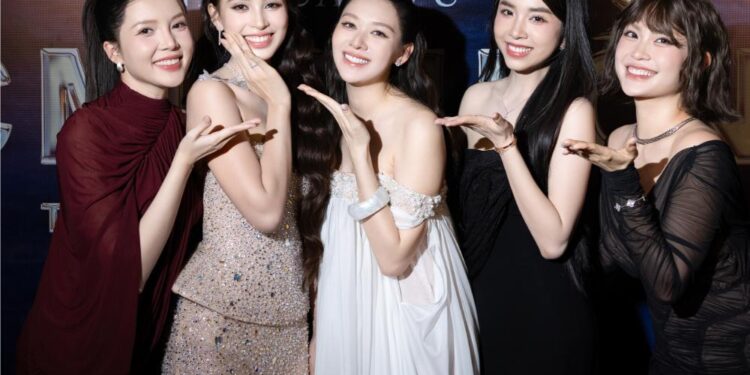 Tiểu Vy để mặt mộc, ngâm mình dưới nước nhiều giờ khi đóng Ốc Mượn Hồn