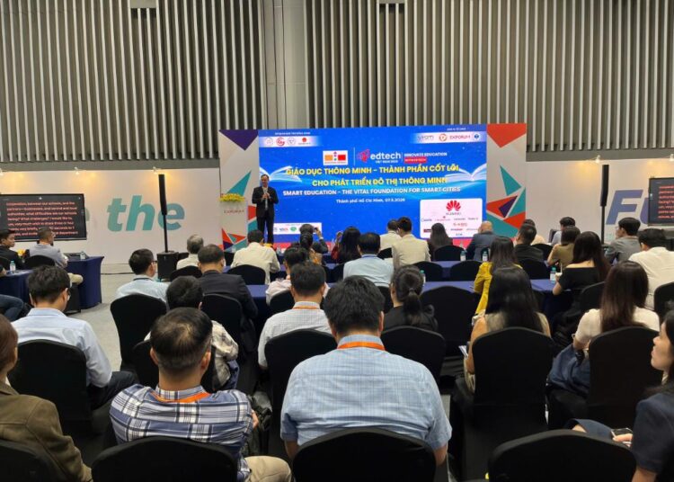 Hội thảo chuyên đề: Giáo dục thông minh và xã hội thông minh – Thành phần cốt lõi cho phát triển đô thị
