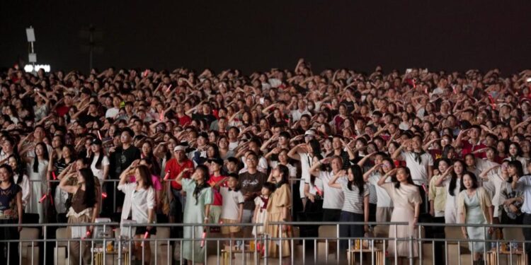 Khoảnh khắc bùng nổ Sao Nhập Ngũ Concert 2026: Gần 20.000 khán giả cùng chào điều lệnh