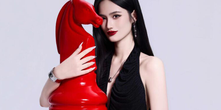 Hoa Hậu Ý Nhi sau 3 năm đăng quang