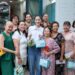 Hoa Hậu Ý Nhi thăm hỏi, tặng  quà bệnh nhân ung thư