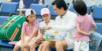 Bé Bona thông minh xử lý “thử thách người lạ”, bố Phí Ngọc Hưng tiết lộ bí quyết dạy con từ thực tế