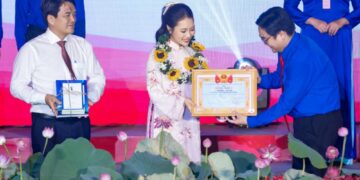 Ca sĩ Phương Mỹ Chi được UBND TP. Hồ Chí Minh tuyên dương danh hiệu Thanh Niên Tiên Tiến 2026