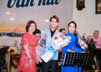 Ca sĩ Nguyễn Quốc Linh trở lại đầy cảm xúc với minishow “Lưu Bút Ngày Mưa” 