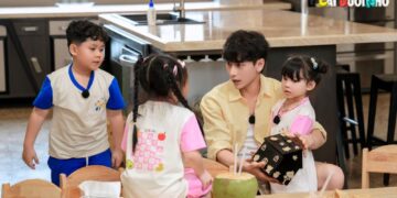    Các “Đuôi Nhỏ” kéo nhau ra phim trường Tinh Hà “Say Hi” thăm anh trai