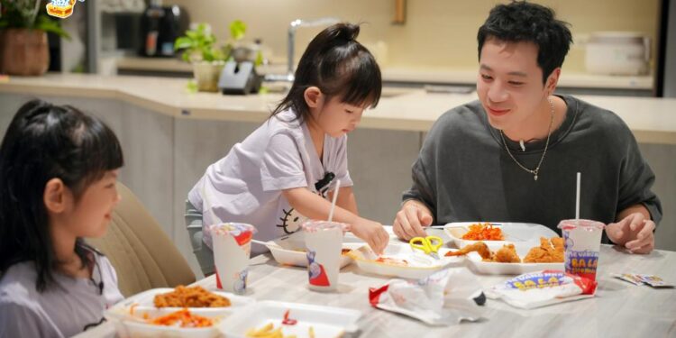 Khắc Việt sang chấn vì màn chỉ đường “loạn cào cào” của hai hoa tiêu Dừa và Đủ