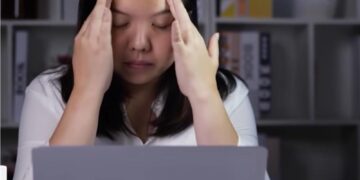 Đừng xem nhẹ những cơn đau đầu kéo dài   