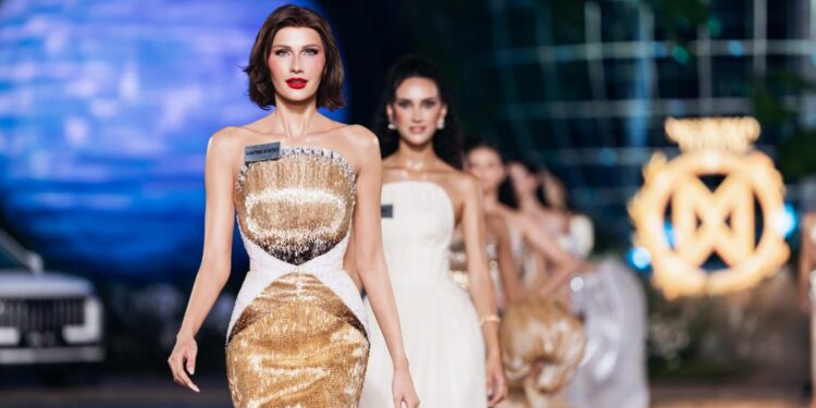 111 thí sinh Miss World trình diễn 5 bộ sưu tập bên biển