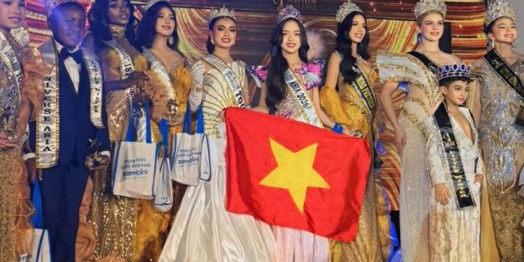 Danh hiệu Little Miss Universe- Hoa hậu hoàn vũ nhí thế giới gọi tên Nguyễn Hoa Thảo Mơ