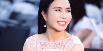 Doanh nhân Lưu Nga toả sáng tại Vietnam Beauty Fashion Fest 16: Dấu ấn cố vấn thời trang cùng thông điệp “The Green World”