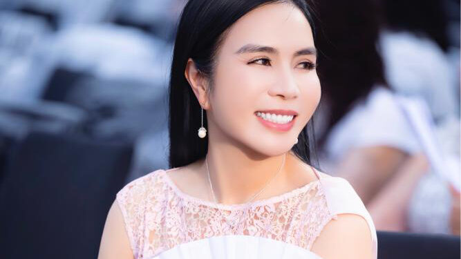 Doanh nhân Lưu Nga toả sáng tại Vietnam Beauty Fashion Fest 16: Dấu ấn cố vấn thời trang cùng thông điệp “The Green World”
