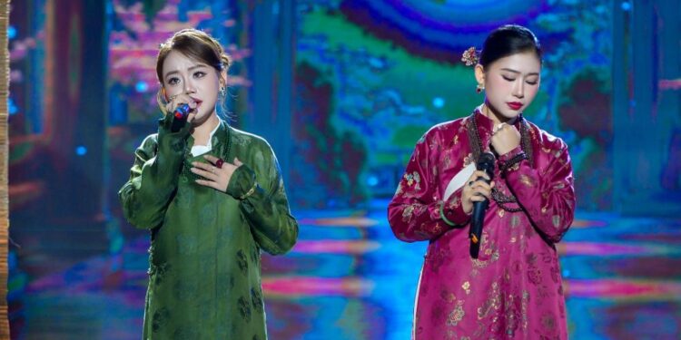 Nguyễn Quang gọi Mộc Anh – Nhã Trang là “ví dụ điển hình” của một tiết mục song ca