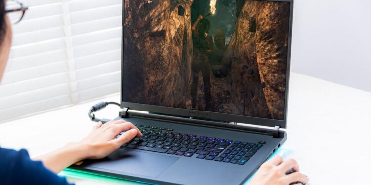 ASUS Republic of Gamers ra mắt ROG Strix SCAR 18 2026 tại Việt Nam