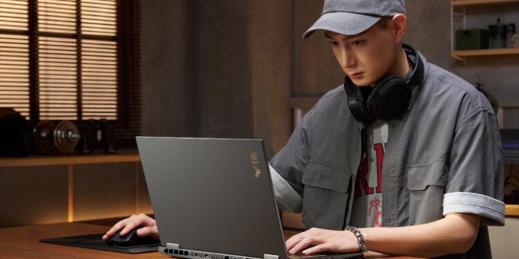 ASUS giới thiệu laptop TUF Gaming 16 trang bị RTX 50 Series tại Việt Nam 