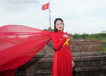Duyên Quỳnh trình làng Việt Nam gấm vóc rạng ngời, góp thêm ca khúc ý nghĩa dịp 2-9