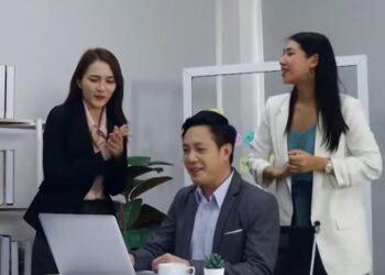 Câu Chuyện Cuộc Sống: Đừng đánh mất mình để được công nhận