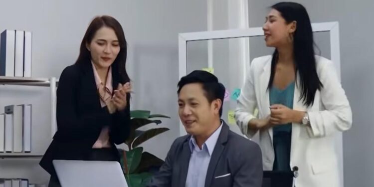 Câu Chuyện Cuộc Sống: Đừng đánh mất mình để được công nhận