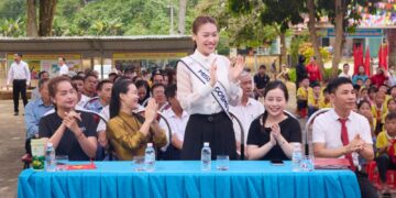 Miss Cosmo Vietnam 2026  Đỗ Cẩm Ly trao 100 suất học bổng và quà tặng tại quê nhà