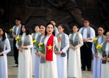 Nguyễn Duyên Quỳnh tái hợp nhạc sĩ Nguyễn Văn Chung trong dự án đồng hành cùng chiến dịch 500 ngày đêm tìm mộ liệt sĩ