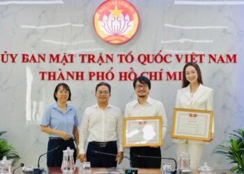 Hoa hậu Bảo Ngọc nhận bằng khen về hoạt động cứu trợ, an sinh xã hội