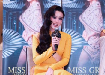 Lý do Hoa Hậu Emoura Phạm hát Nhạc Việt khi phỏng vấn kín tại Miss Grand International 